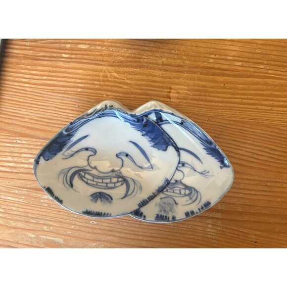 Vintage Japanese Blue White Porcelain Smiling Buddah Face Clam Shell Dish - Picture 7 of 8